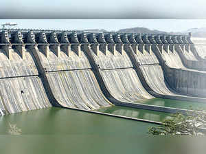 Gujarat: Water in Sardar Sarovar, other dams depleting fast