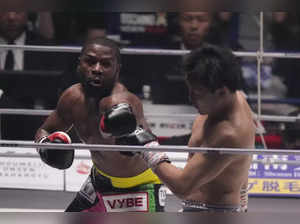 Boxing great Floyd Mayweather Jr. defeats Japanese MMA fighter Mikuru Asakura in exhibition match. This is what happened