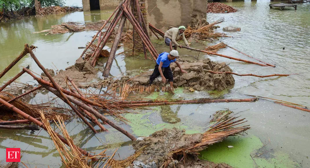 World Bank pledges $2 billion in aid to flood-hit Pakistan