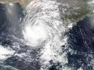 Super Typhoon Noru slams into the Philippines