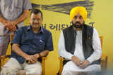 Delhi CM Arvind Kejriwal, Punjab CM Bhagwant Mann meet youth, sanitation workers in Gujarat