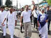 Kerala: Rahul Gandhi resumes Congress' Bharat Jodo Yatra on day 21 from Pandikkad