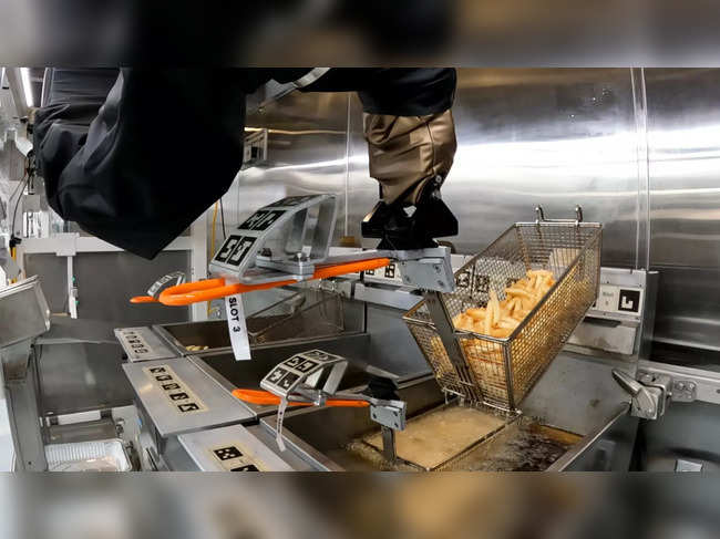 Robots to make hot chips in fast food restaurants across the U.S.