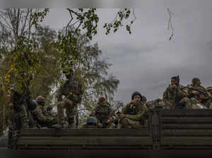Ukrainian Troops Hunt Demoralized Russian Stragglers in Seized City
