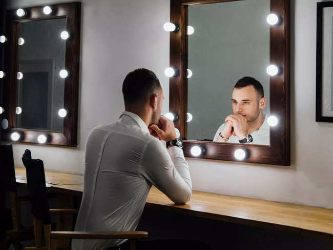 mirror-man-looks_GettyImages