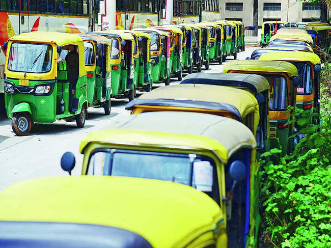 Auto drivers complain of high fuel prices forcing them to charge more