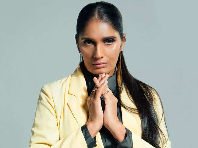 Anu Aggarwal said that people's attitude towards life can make life beautiful or miserable.