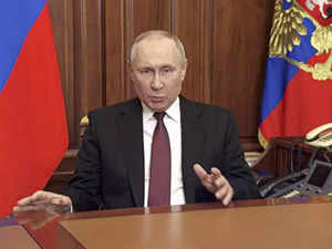 Vladimir Putin: Moscow will respond forcefully to Ukrainian attacks