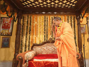 Bhopal: Newly appointed Shankaracharya of Dwarka Sharada Peeth Swami Sadanand Sa...