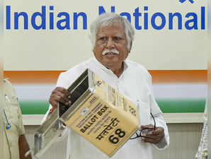New Delhi: Congress' central election authority chairman Madhusudan Mistry shows...