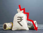 Rupee falls 12 paise to 82.91 against US dollar; P Chidambaram suggests PM Modi to meet top economists