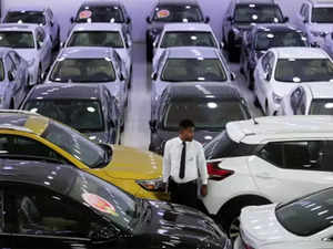 shutter-down-dealers-follow-car-sales-into-slow-lane