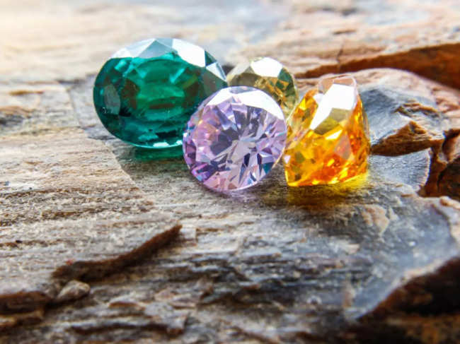gemstones lead canva