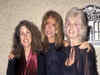 Carly Simon pays homage to her sisters who passed away recently
