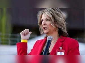 Arizona GOP leader Kelli Ward wins temporary halt to turnover phone records