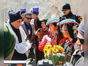 **EDS: IMAGE VIA DEFENCE PRO** Ladakh: Union Defence Minister Rajnath Singh duri...