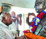Mallikarjun Kharge visits B R Ambedkar's memorial, Maulana Abul Kalam Azad's grave