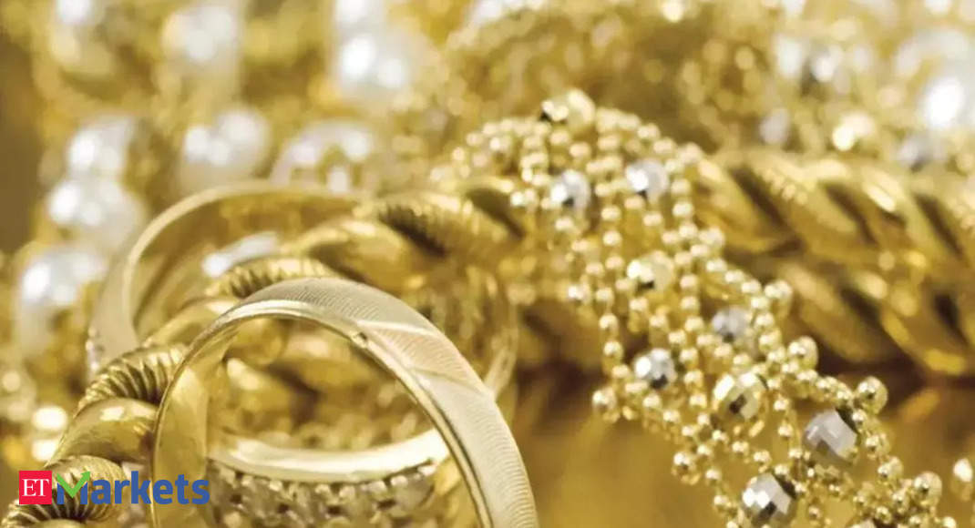 Which form of gold investing would be ideal this festive season?