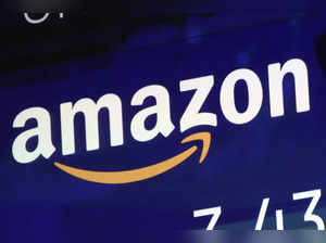 Report: Amazon freezes hiring on corporate retail division