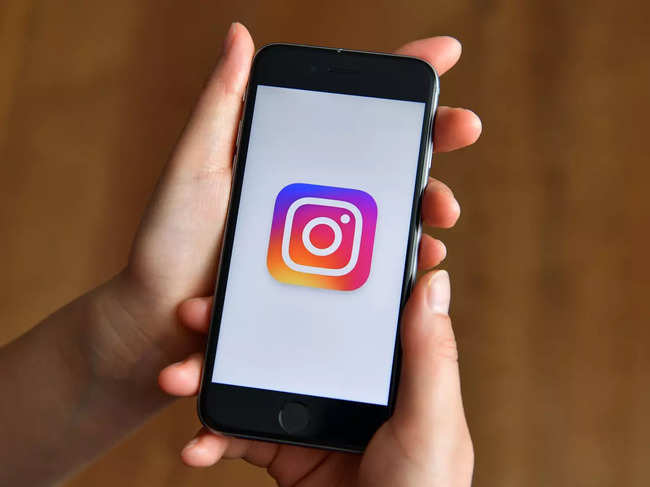 ​After the outage, #InstagramDown started trending on Twitter.​