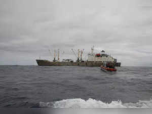 AP: China fishing fleet defied U.S in standoff on high seas