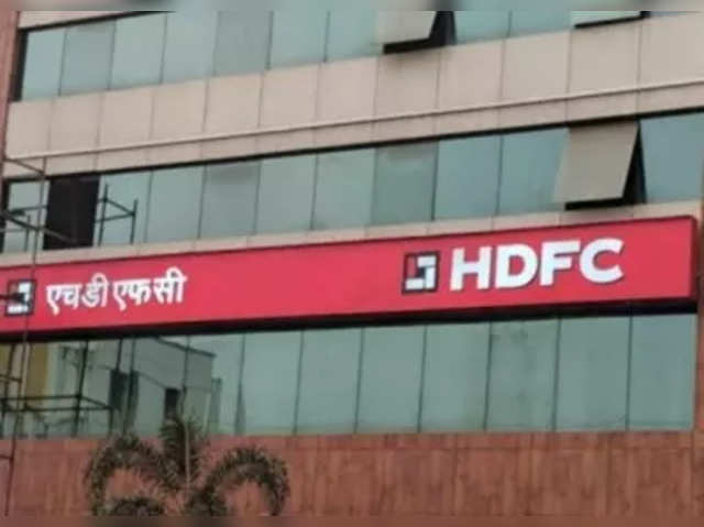 ​Buy HDFC at Rs 2,515