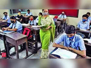 Close schools for physical classes owing to severe air pollution in Delhi: BJP