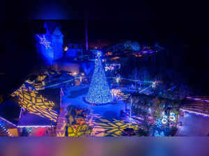 Dollywood theme park all set for Christmas 2022 with smoky mountains and other festivities