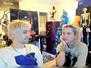 xQc introduces his new girlfriend Nyyxxii on stream