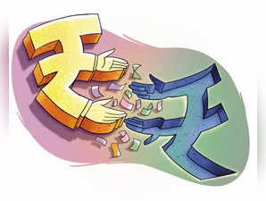 Plunging Indian rupee forward premiums spur importers to hedge longer
