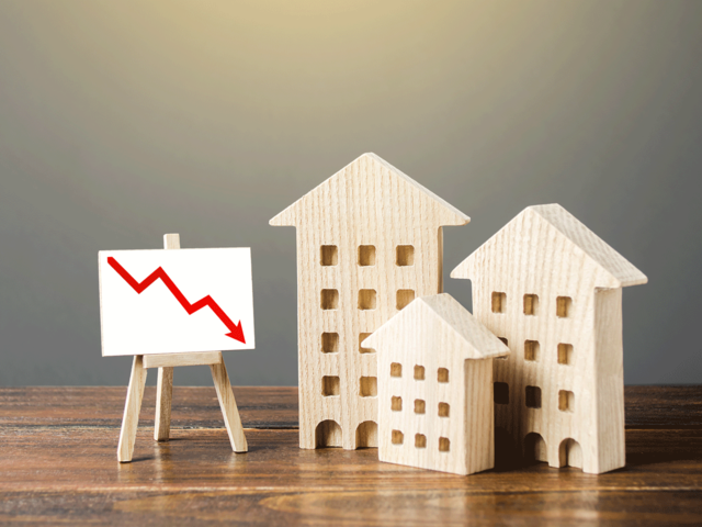 Falling interest rate: When can you take the advantage?