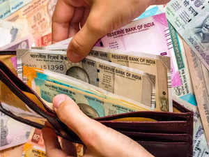 69 pc Indian households struggle with financial insecurity: Survey - The  Economic Times