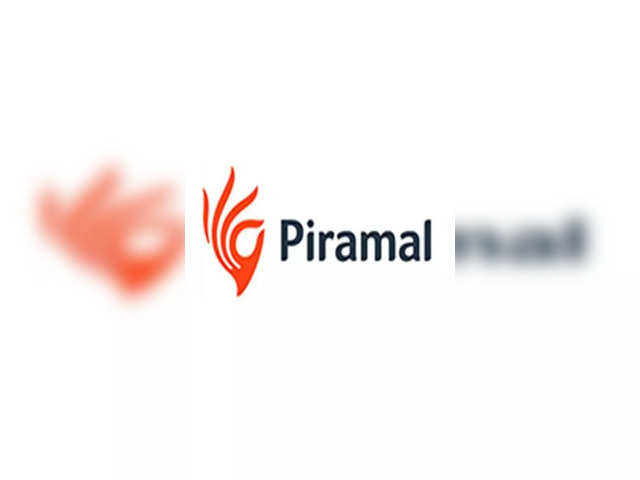 ​Buy Piramal Enterprises near Rs 880