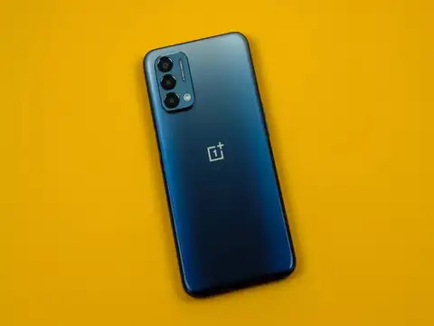 One Plus Nord 2T 5G