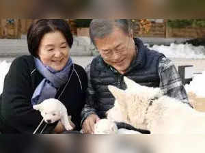 Former South Korean President Moon Jae-in likely to give up dogs gifted by Kim Jong-un