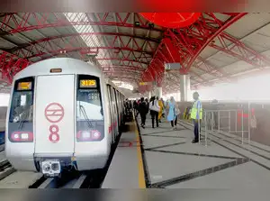 delhi: Delhi Metro launches first-ever eight-coach trains on Red Line ...