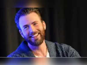 Chris Evans named '2022 Sexiest Man Alive' by People magazine, 'Captain America' star says his mom 'will be so happy'