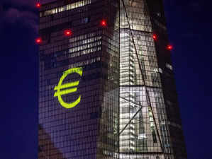 EU expects recession