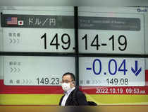Asia shares mixed while oil falls on China COVID outlook