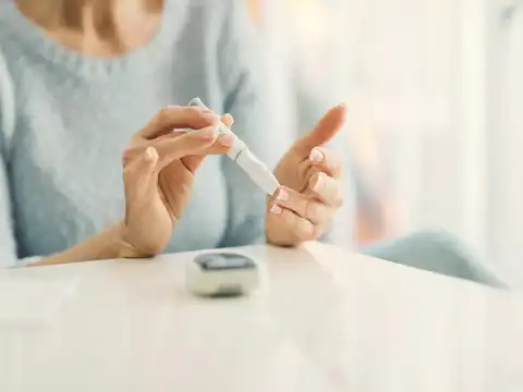 Aids in controlling blood sugar levels​