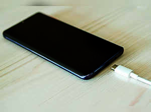 Industry Agrees to Type-C Chargers for Smartphones, Tablets & Laptops