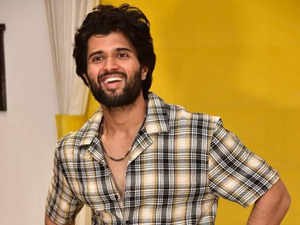 Vijay Deverakonda takes a pledge for organ donation on Children's Day; receives praise from netizens