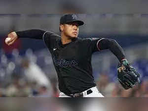 New York Mets acquire right-hand pitchers Elieser Hernández and Jeff Brigham from Miami Marlins