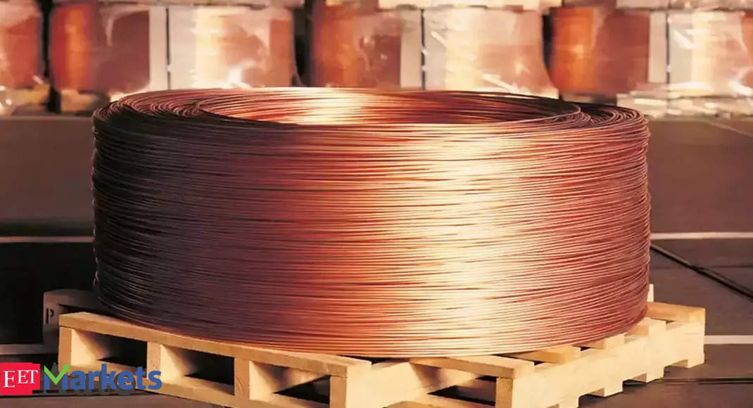 Top metals struggled, copper under pressure over demand concerns