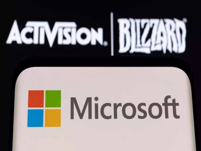 Illustration of Microsoft and Activision Blizzard logos.