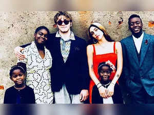 Madonna spends Thanksgiving with family, shares photo with all six of her children