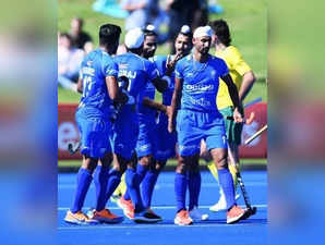 Australia snatch 5-4 win against India in first match of hockey series.