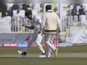 Pakistan bowler Rauf to miss rest of England test series