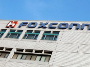 More than 20,000 new hires have left Apple supplier Foxconn's Zhengzhou plant in China -Foxconn source