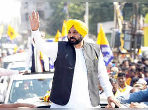 Tapi: Punjab CM and AAP leader Bhagwant Mann during a roadshow for the assembly elections, in Tapi, Gujarat on Wednesday, Nov. 23, 2022. (Photo: Twitter)